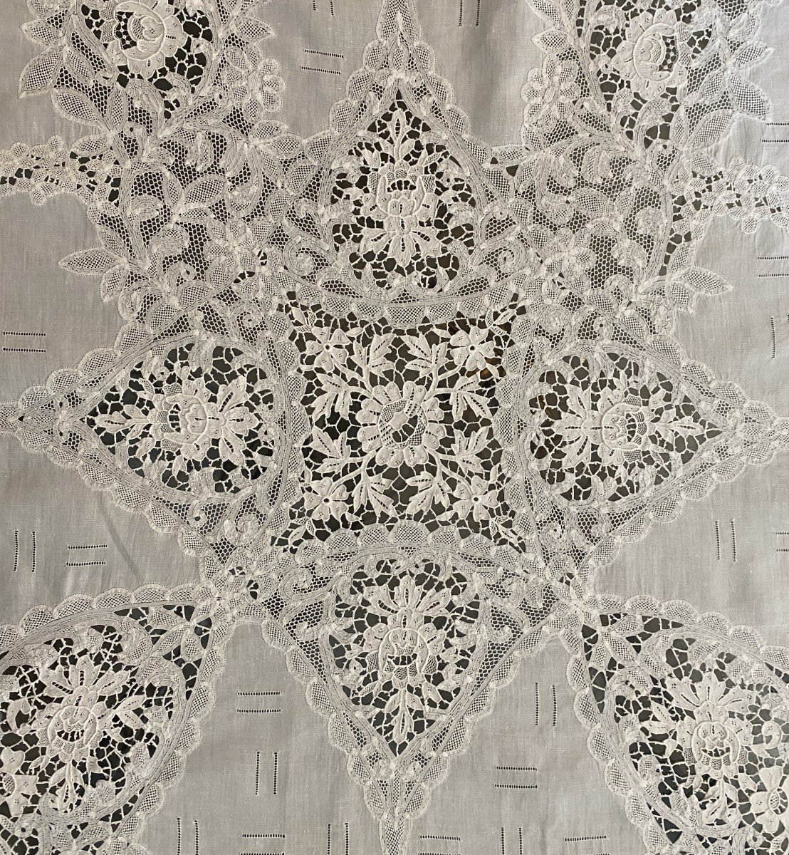 19th Century Luxeuil Lace Decorated Linen Tablecloth