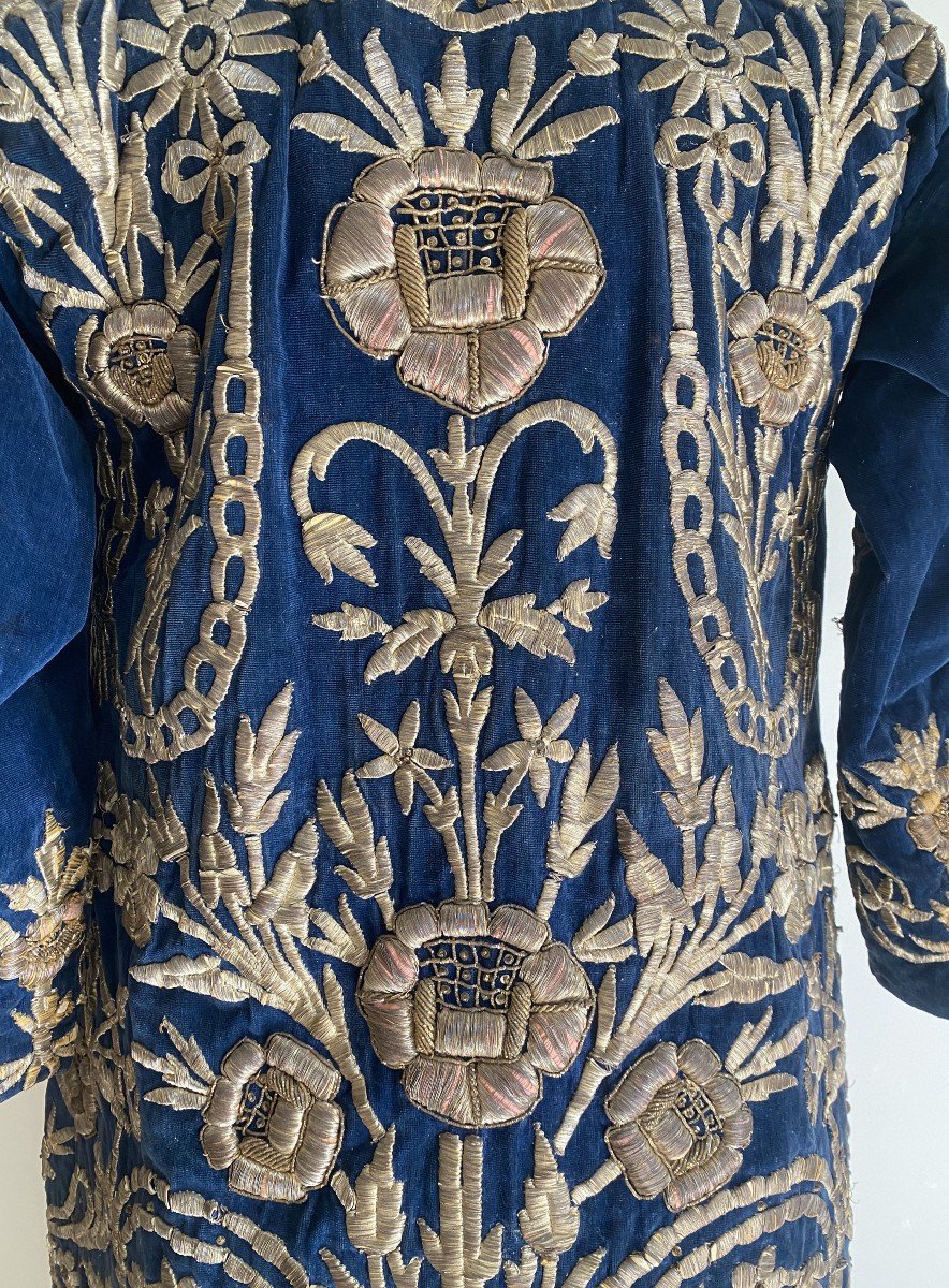 Ottoman Ceremonial Dress In Embroidered Velvet, Richly Embroidered With Gold Threads, 19th Century-photo-1