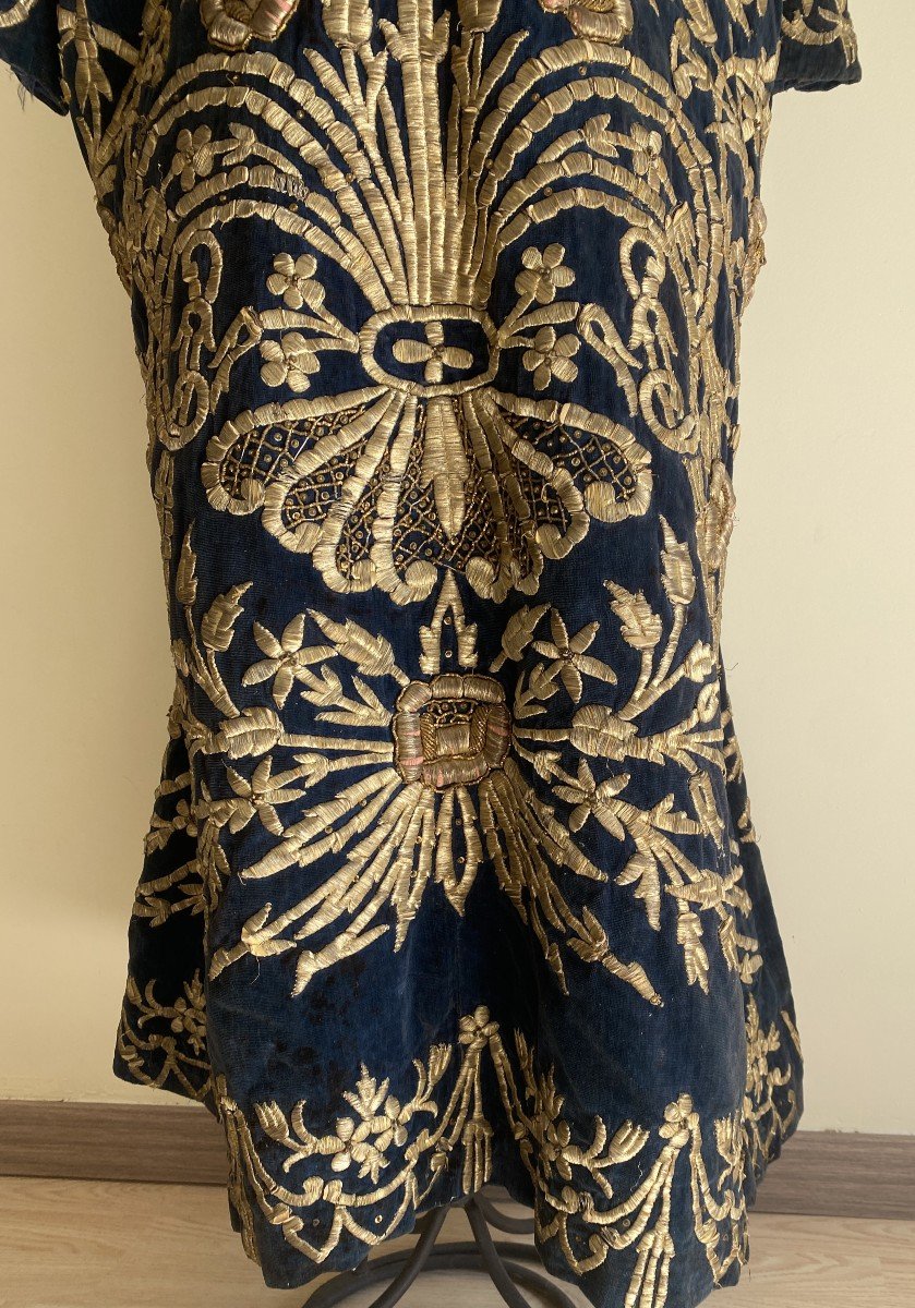 Ottoman Ceremonial Dress In Embroidered Velvet, Richly Embroidered With Gold Threads, 19th Century-photo-4