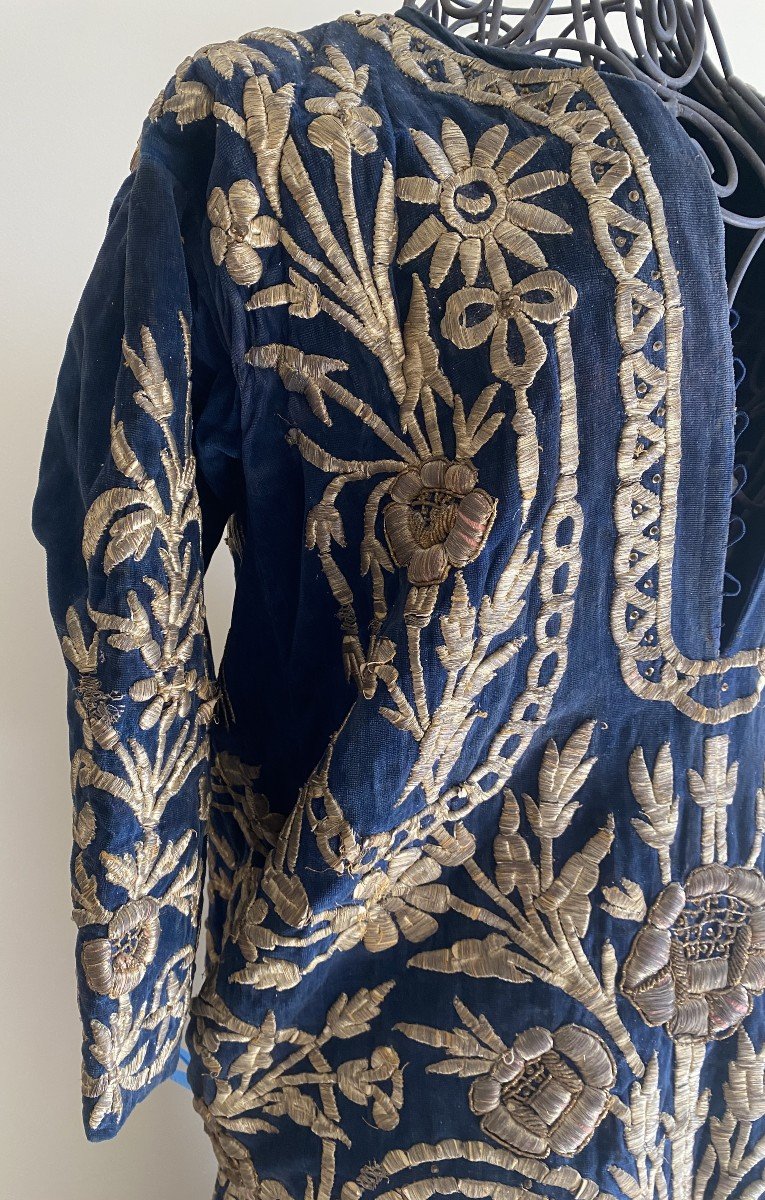 Ottoman Ceremonial Dress In Embroidered Velvet, Richly Embroidered With Gold Threads, 19th Century-photo-5