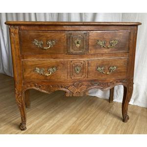 Commode Louis XV Galbée En Noyer XVIII ème