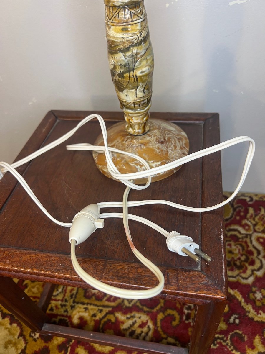 Bakelite Lamp With Elephant Decorations -photo-2