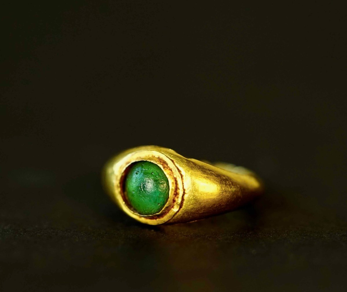 Beutiful Roman Gold Ring And Emerald Glass Paste-photo-2