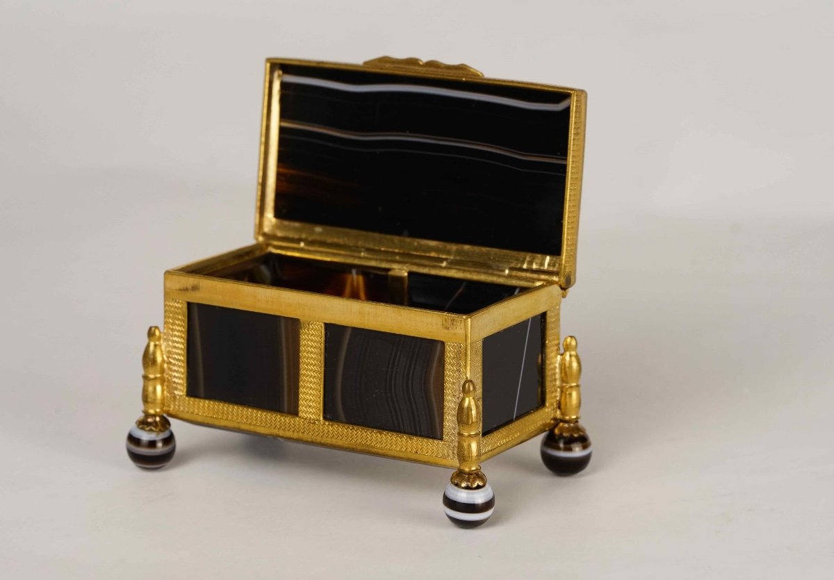 Little Gilded Brass Box Decorated With Black Agate / Onyx Plaques. -photo-2