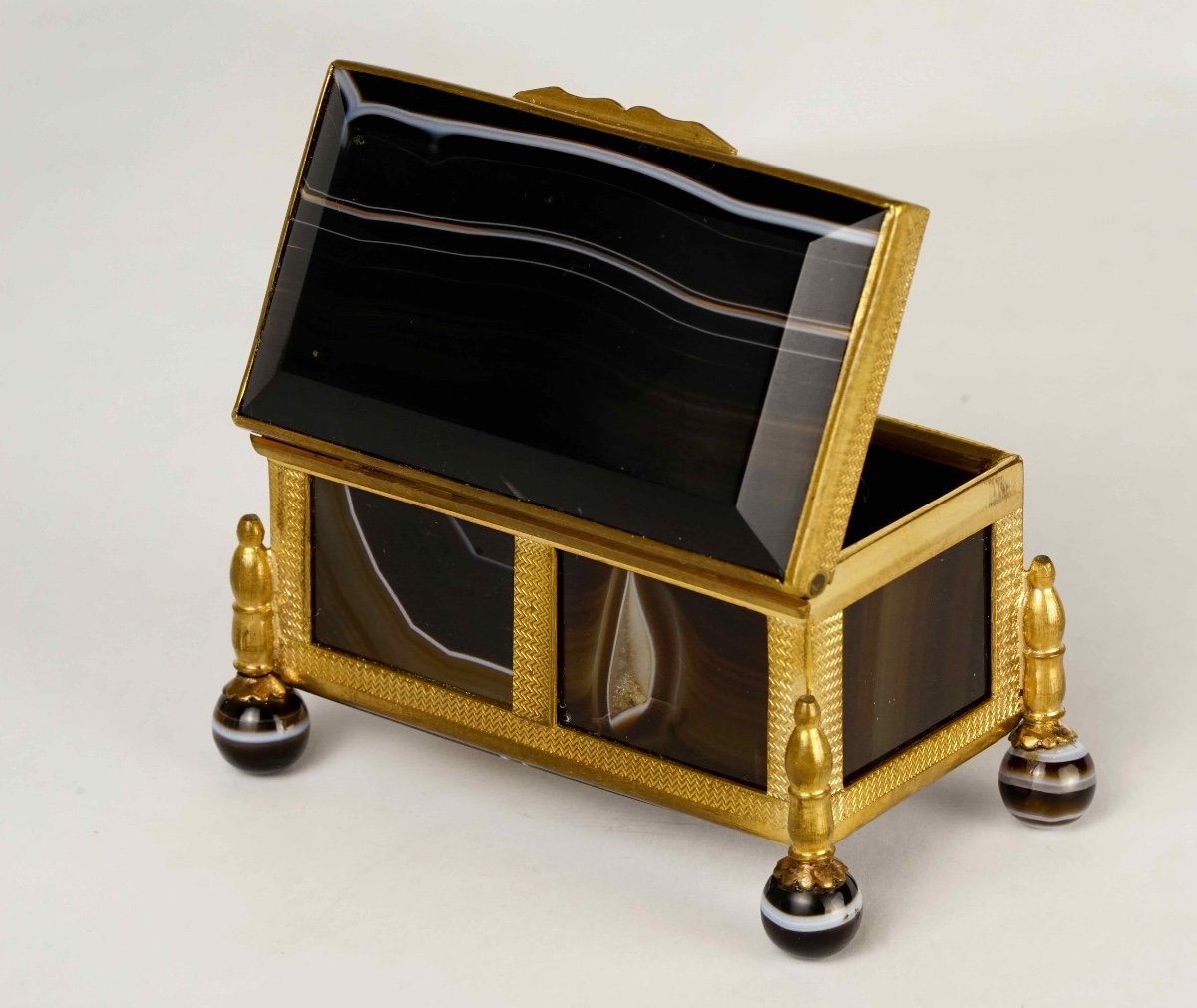 Little Gilded Brass Box Decorated With Black Agate / Onyx Plaques. -photo-3