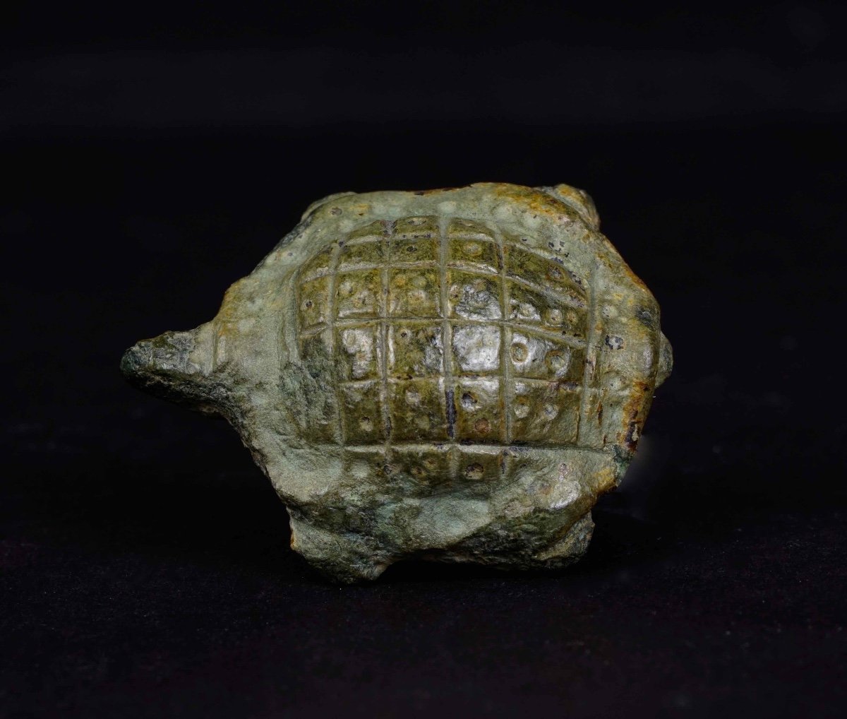 Petite tortue gallo-romaine en bronze.