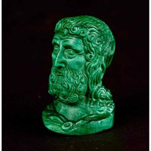 Magnifique Buste De Philosophe En Malachite Taillée En Ronde-bosse. 