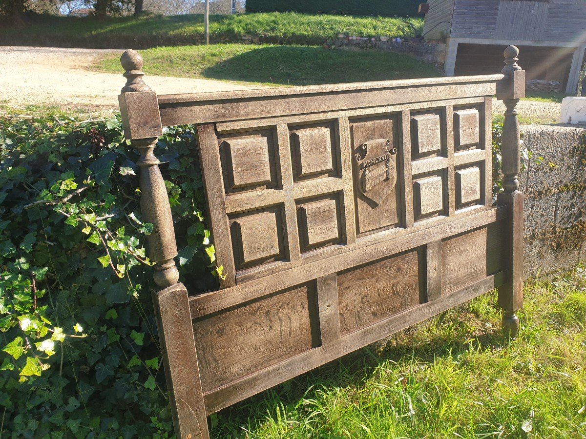 Woodwork - Oak Headboard With Carved And Dated Pattern - 20th Century-photo-1