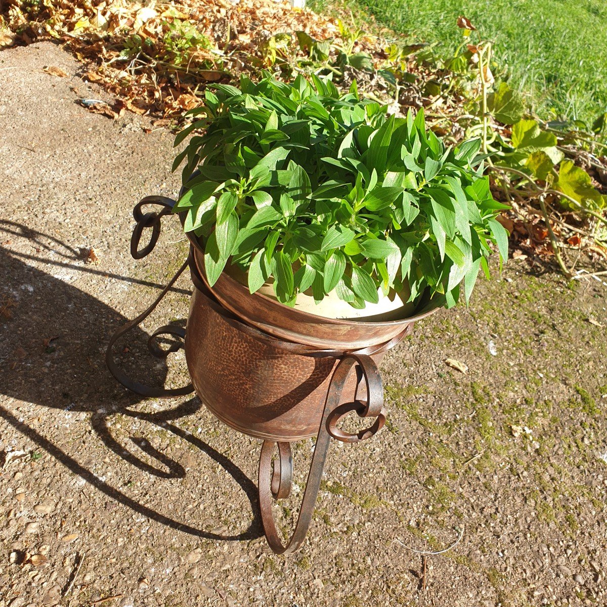 Hammered Copper Pot And Its Wrought Iron Support - 20th Century-photo-1