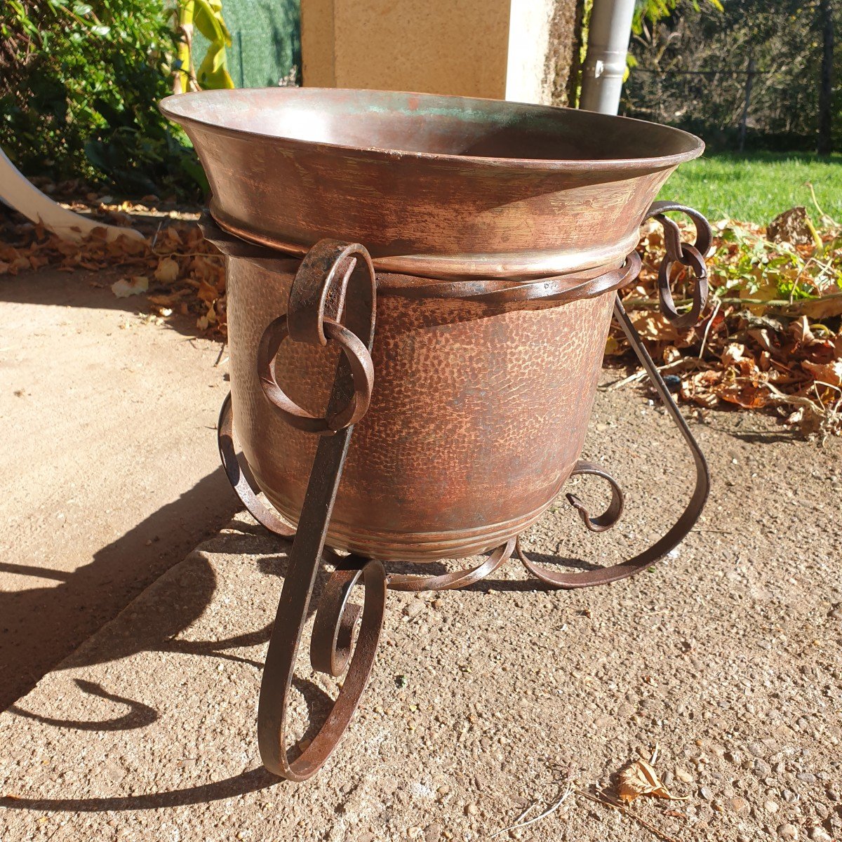 Hammered Copper Pot And Its Wrought Iron Support - 20th Century