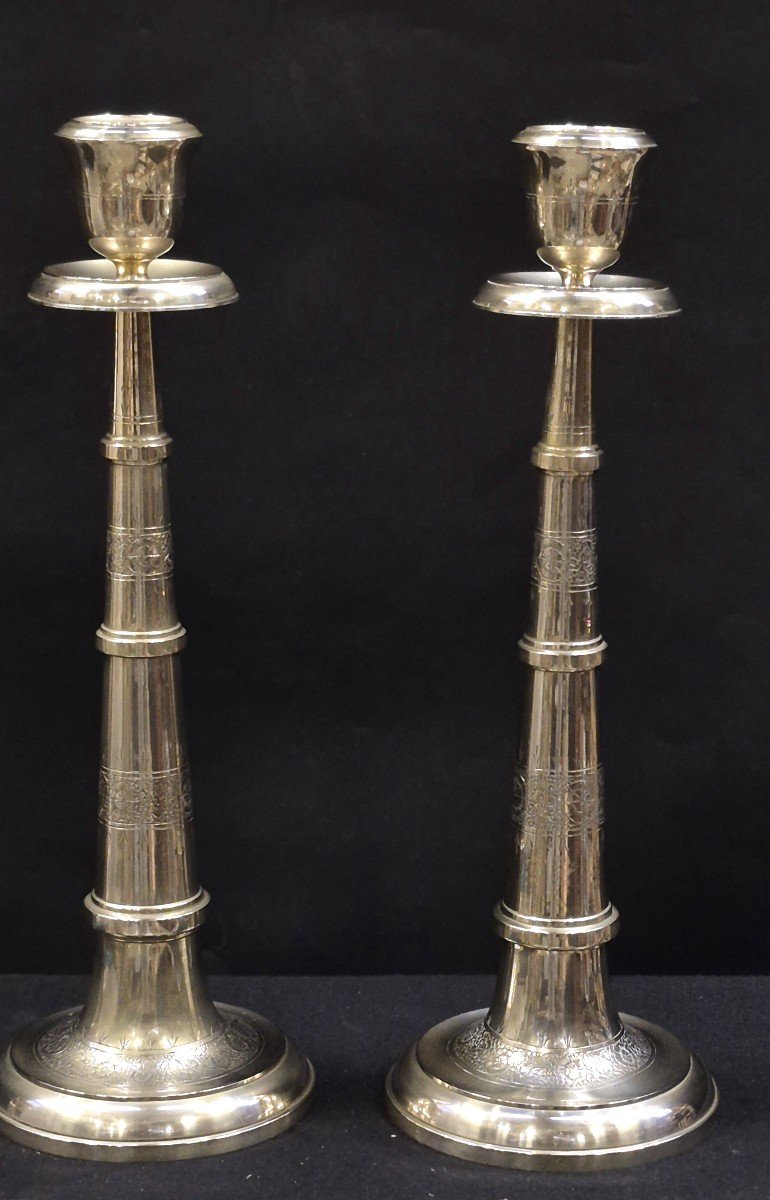 Pair de bougeoirs argenté