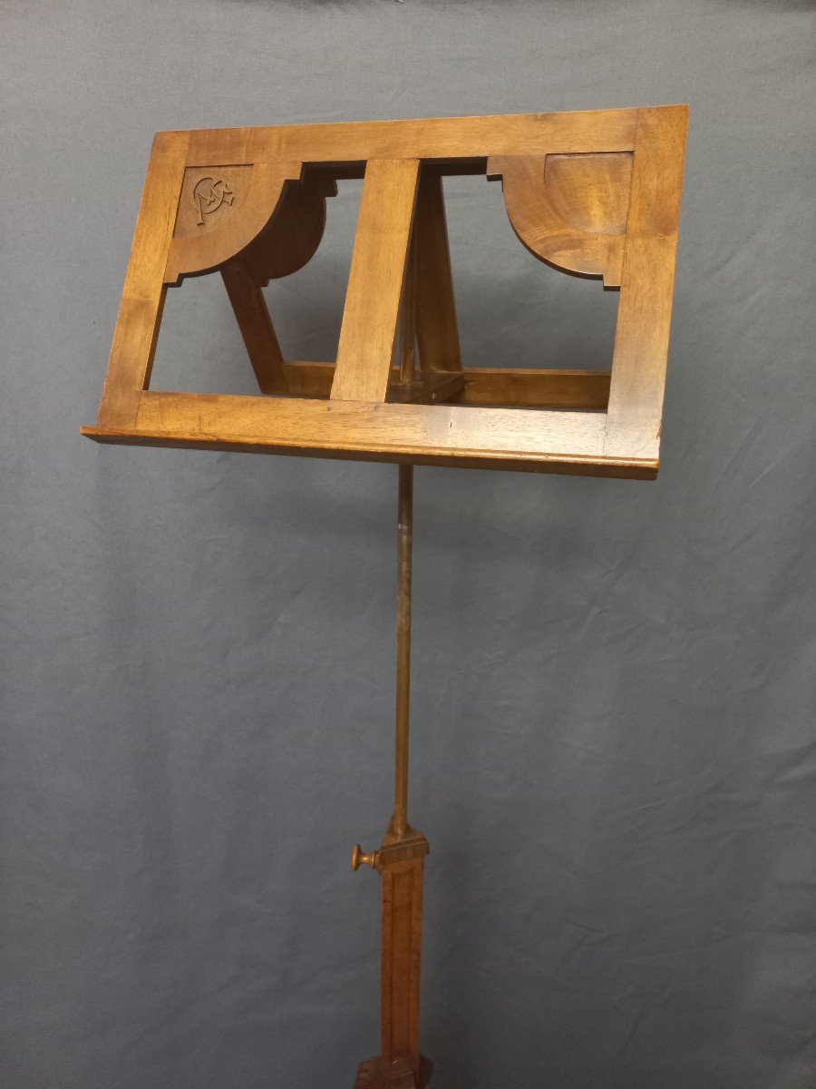 Gothic Style Walnut Lectern-photo-5