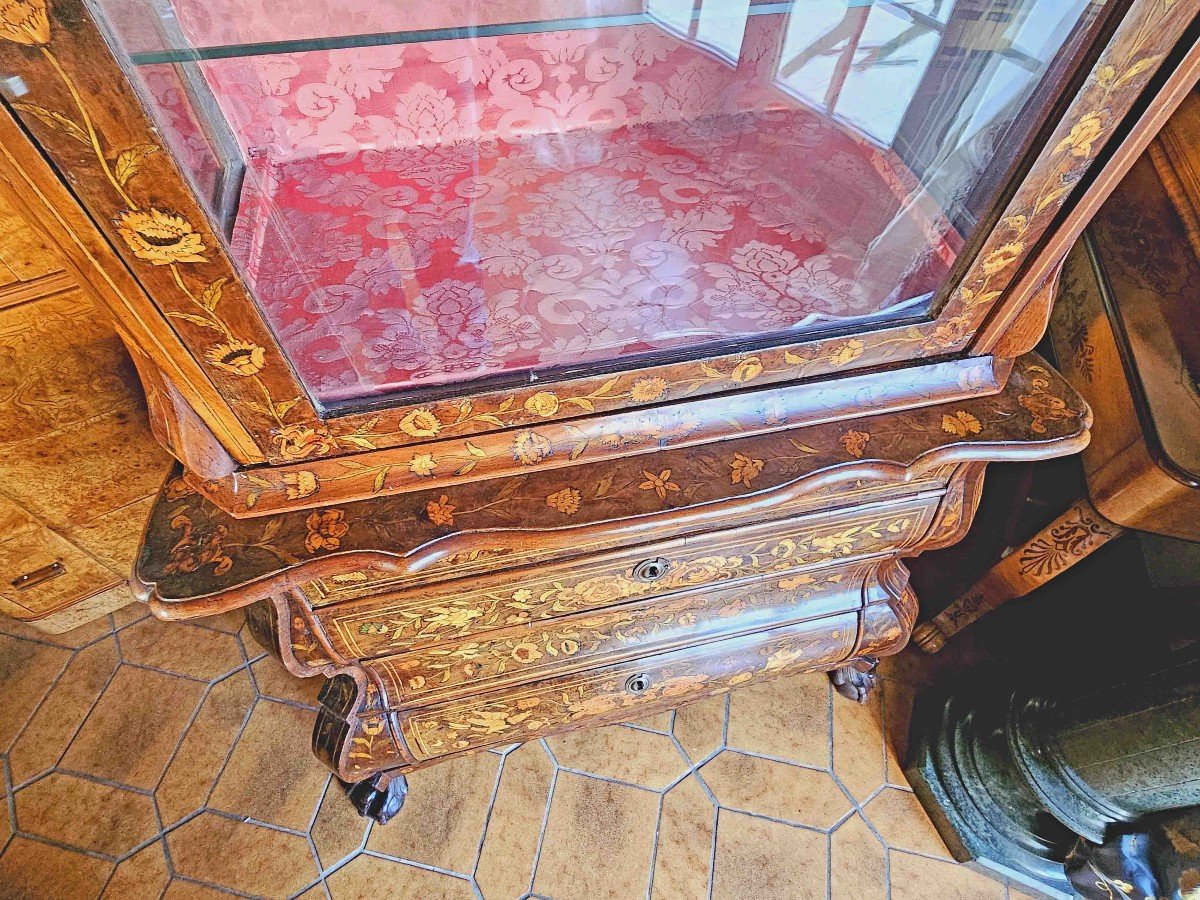 Dutch Showcase Cabinet In Inlaid Walnut XVIIIth-photo-2