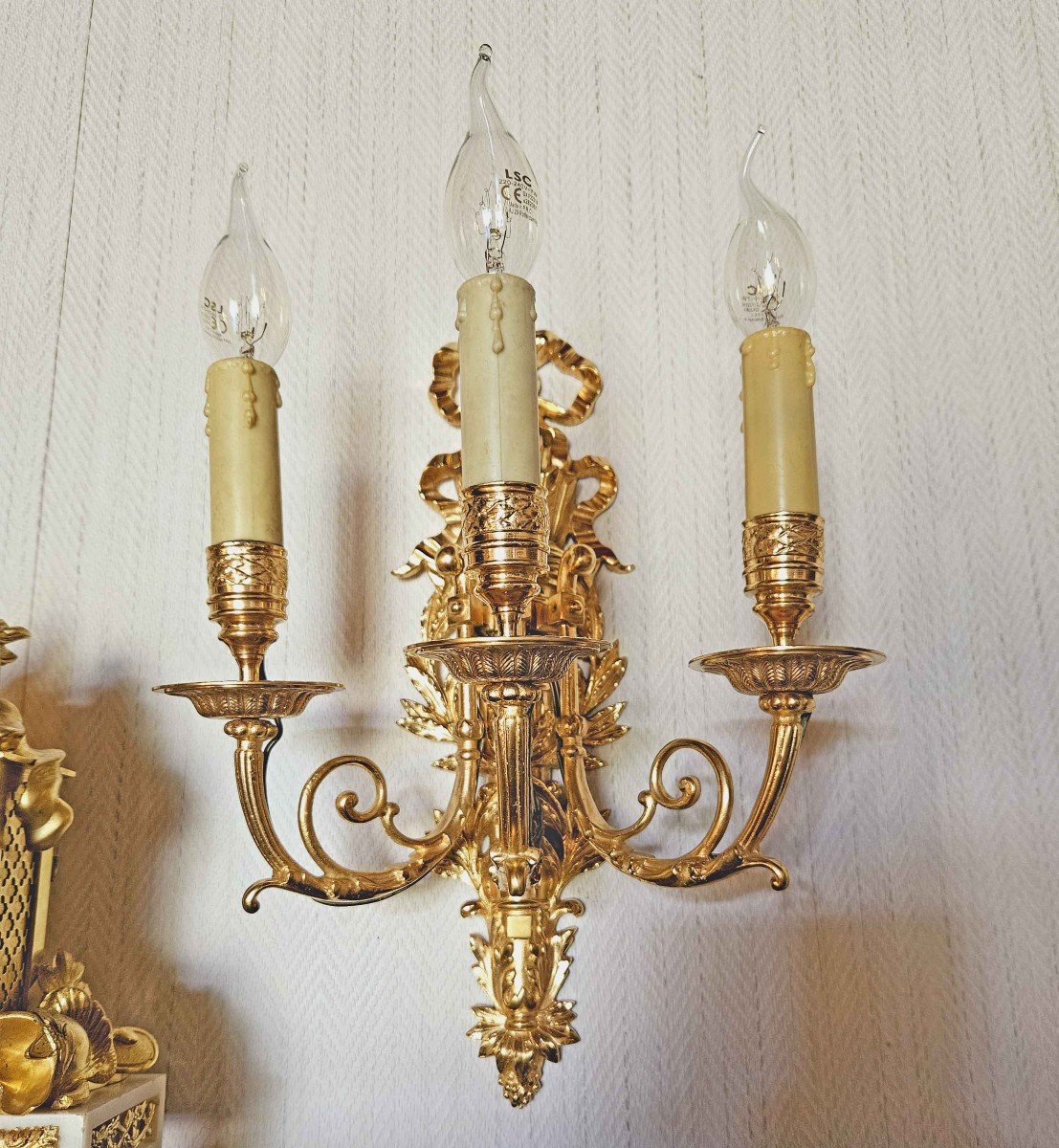 Pair Of St Louis XVI Gilded Bronze “aux Quiver” Sconces-photo-3