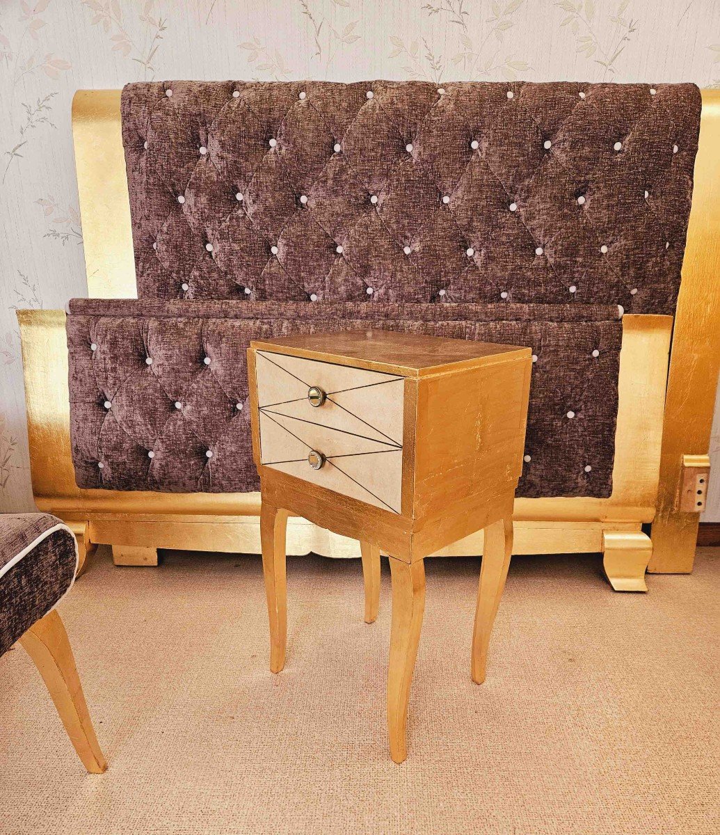 1940s Bedroom In Parchment And Gold Leaf-photo-8