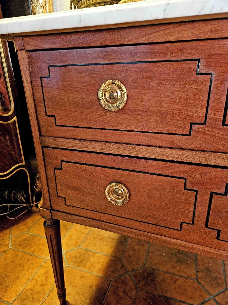 Louis XVI Period Sauteuse Chest Of Drawers In Mahogany With Ebony Marquetry-photo-4