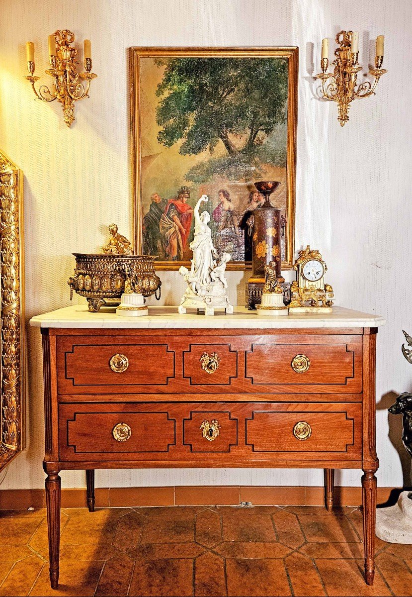 Louis XVI Period Sauteuse Chest Of Drawers In Mahogany With Ebony Marquetry