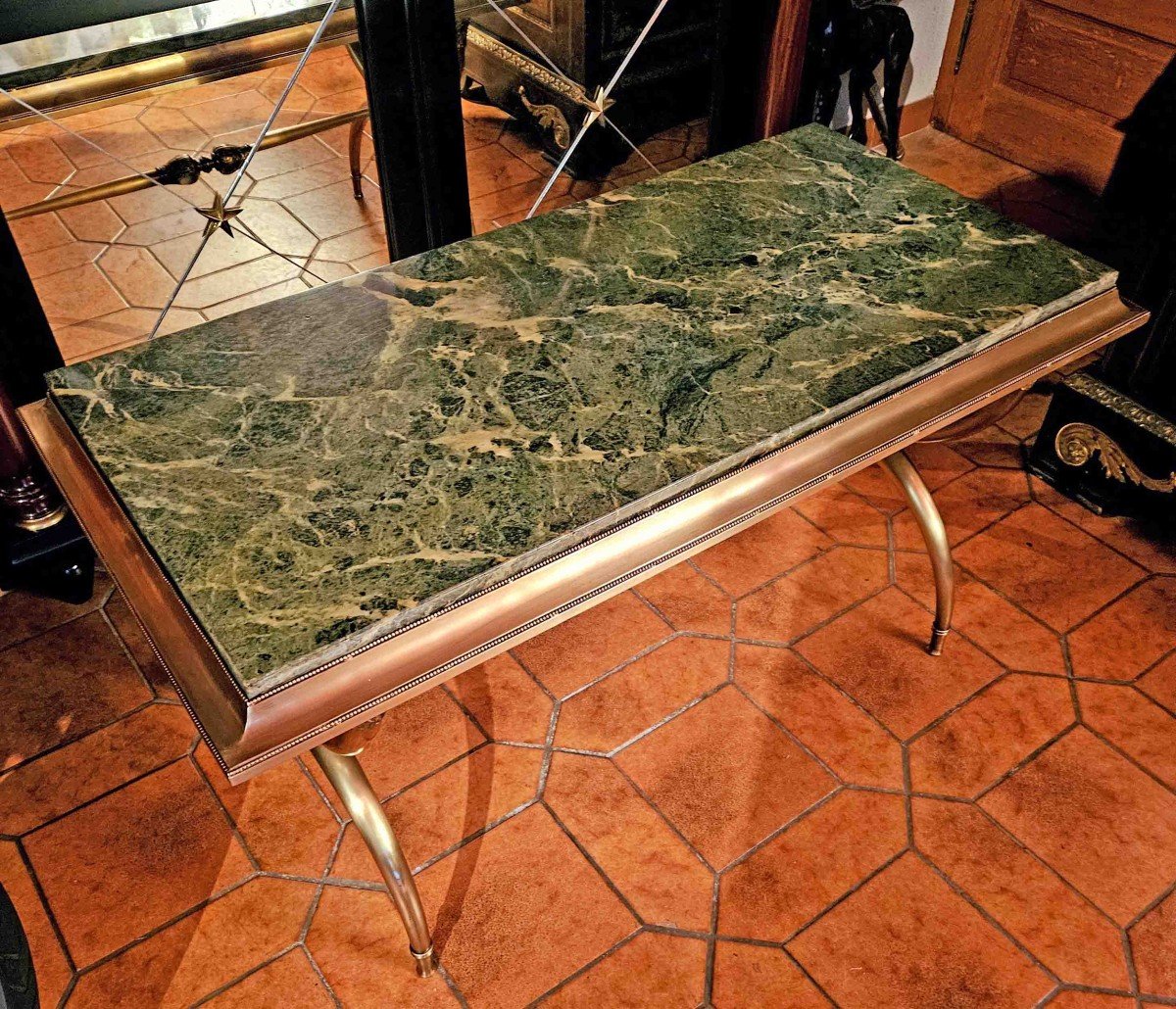 Neoclassical Coffee Table With Curule Base-photo-1