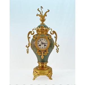 Large Art Nouveau "vase" Clock In Gilded Bronze 66 Cm