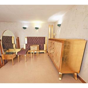 1940s Bedroom In Parchment And Gold Leaf