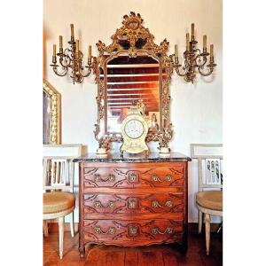 Parisian Curved Chest Of Drawers In Walnut, 18th Century