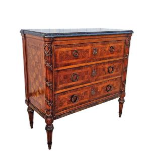 Petite Commode St Louis XVI Marquetée Et Sculptée