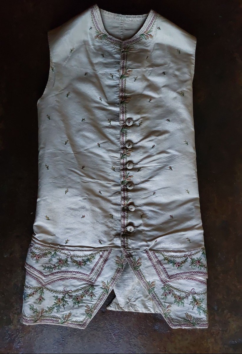 18th Century Embroidered Silk Vest-photo-2