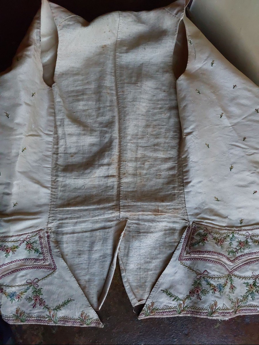 18th Century Embroidered Silk Vest-photo-2