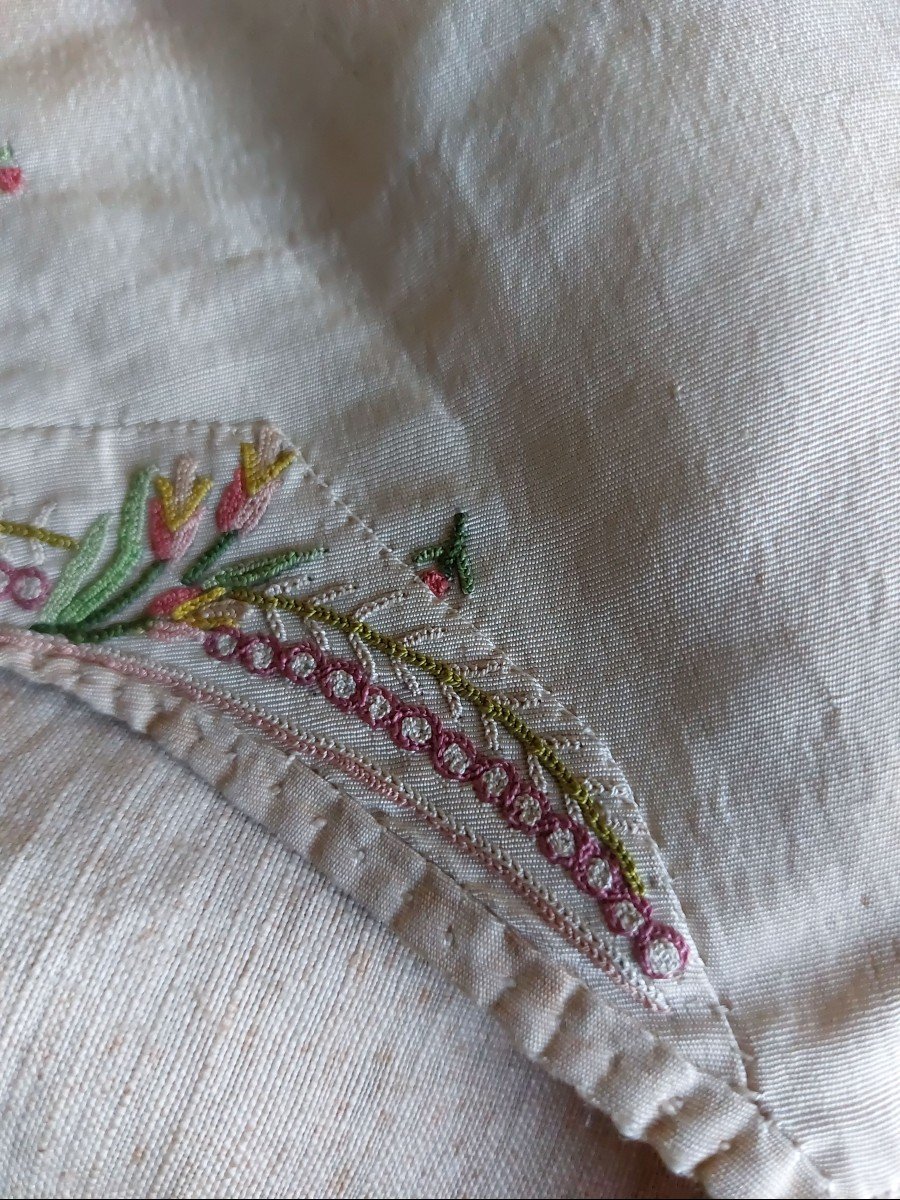 18th Century Embroidered Silk Vest-photo-3