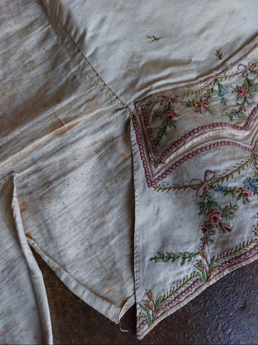 18th Century Embroidered Silk Vest-photo-4