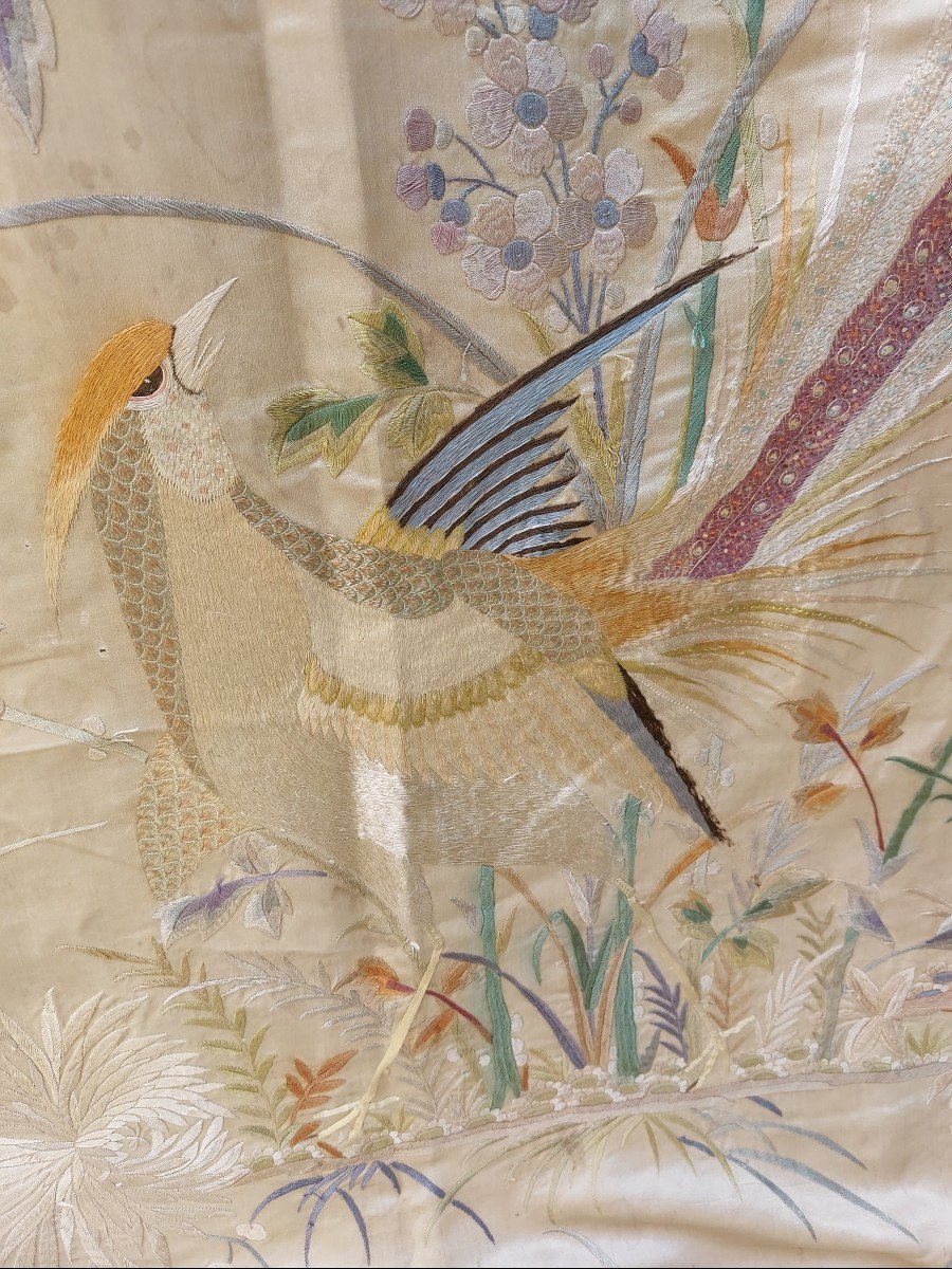 Nineteenth China Embroidered Silk Panel-photo-1