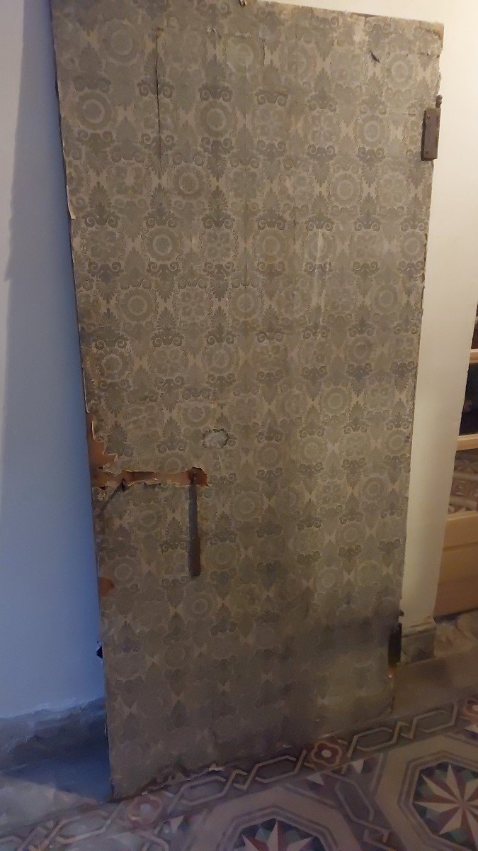 Door And Wallpaper Late 18th Century -photo-1