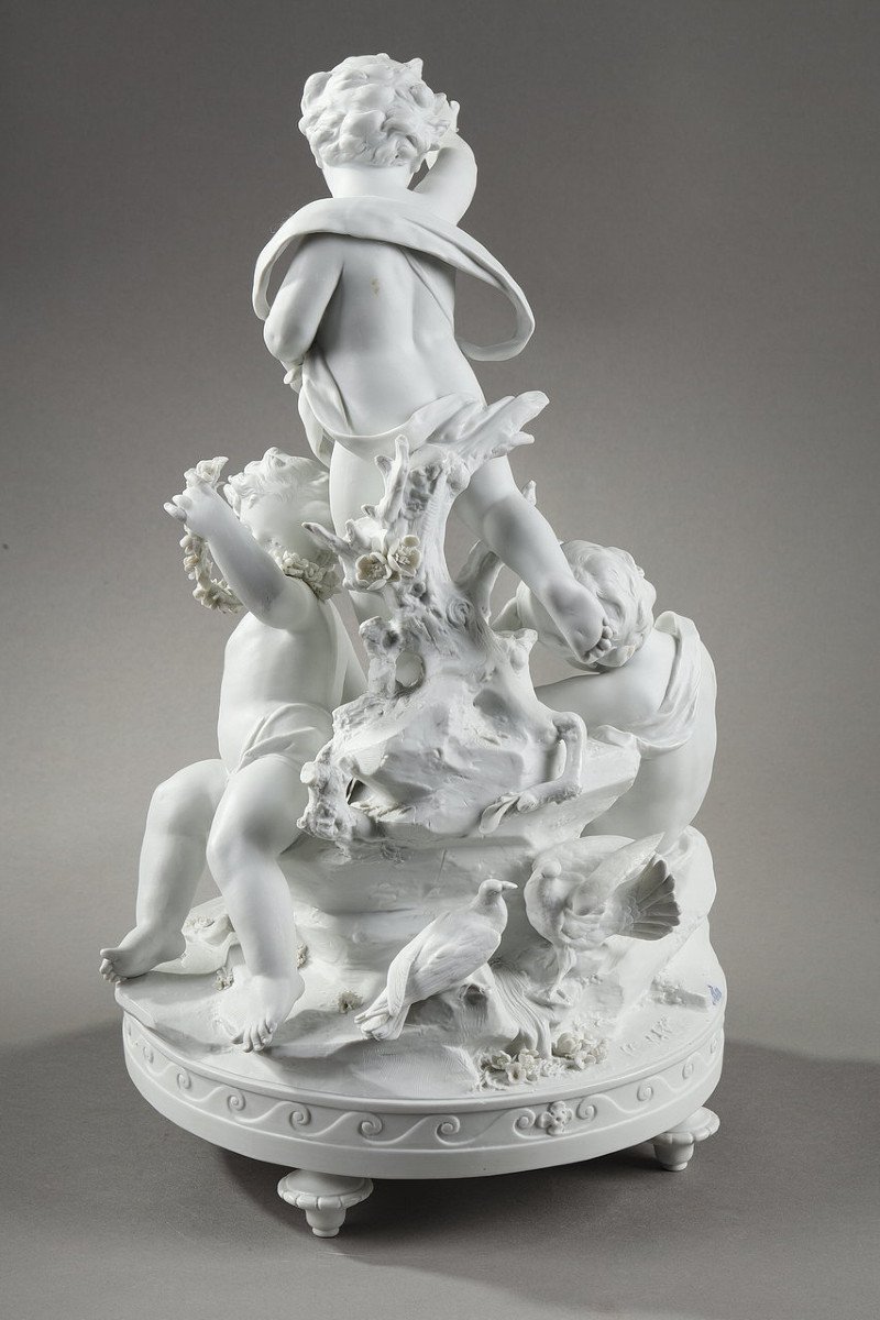 Porcelain Biscuit Group "putti With Garlands And Basket Of Flowers"-photo-1