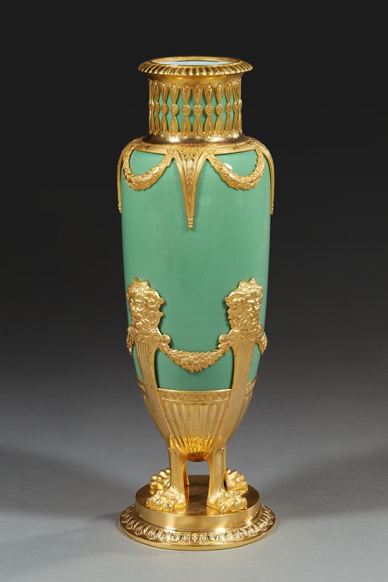 Paire De Vases En Opaline Vert Jade Et Laiton Doré De La Fin Du XIXème Siècle -photo-4