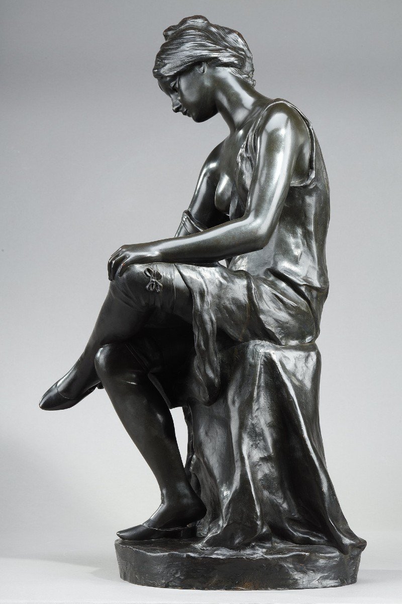 Patinated Bronze Sculpture, "young Woman Taking Off Her Shoes", Signed Malvina Brach-photo-3