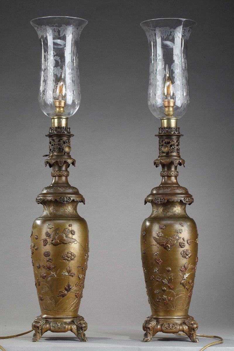 Pair Of Antique Oil Lamps Decorated With Birds And Flowers In The Chinese Style-photo-2