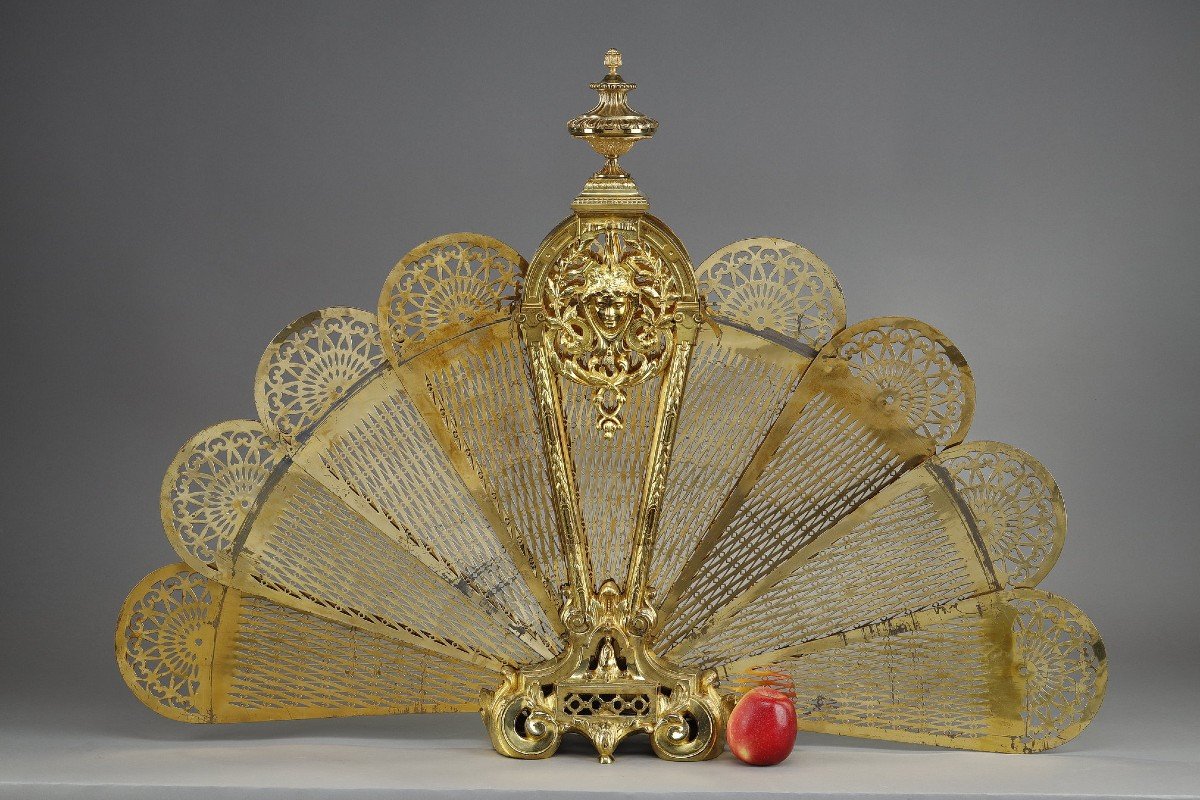 Fan-shaped Firewall In Bronze And Gilded Brass-photo-3