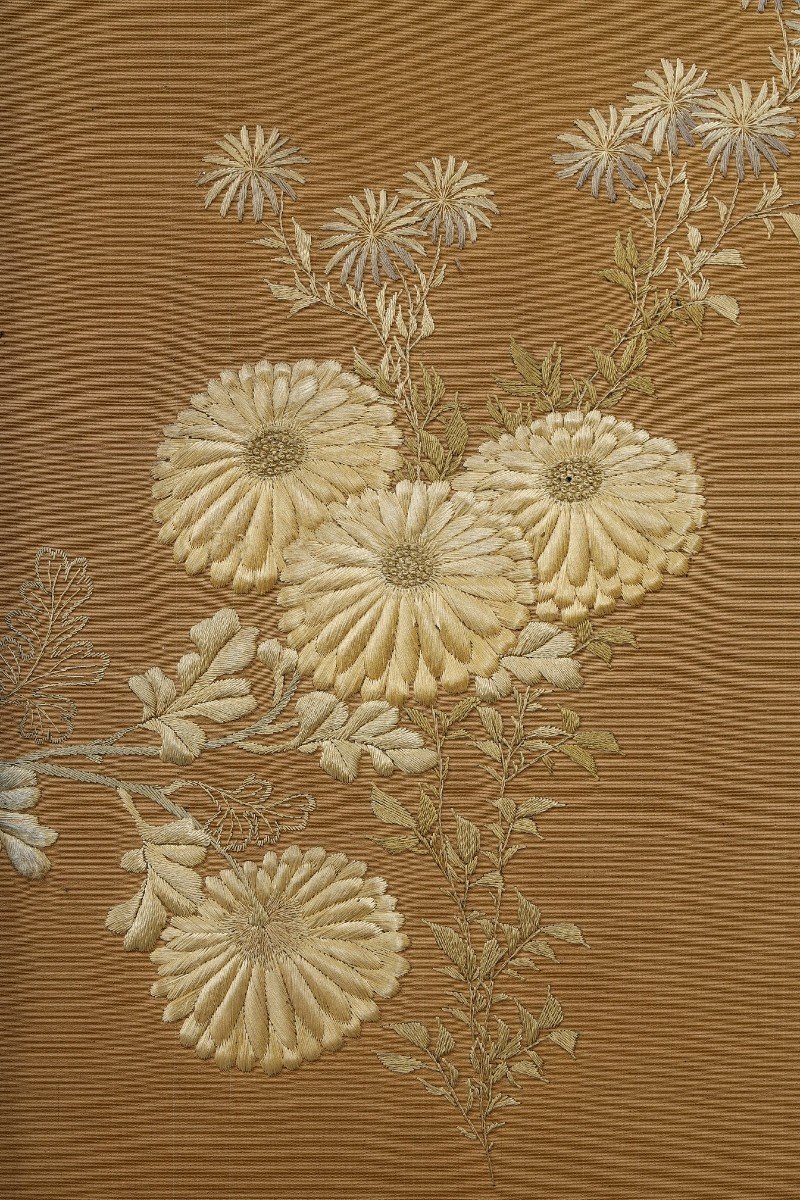 Very Beautiful Chrysanthemum Screen With Honda Clan Coat Of Arms. Meiji Japan-photo-7