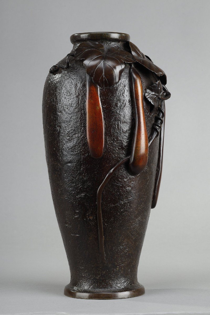 Japon, Période Meiji (1868-1912) : Vase En Bronze De Patine Brune Nuancée-photo-3