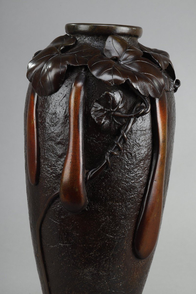 Japon, Période Meiji (1868-1912) : Vase En Bronze De Patine Brune Nuancée-photo-2