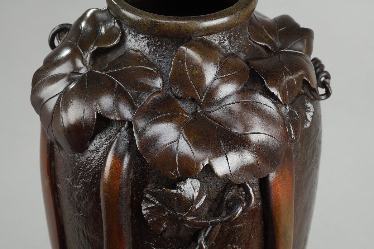 Japon, Période Meiji (1868-1912) : Vase En Bronze De Patine Brune Nuancée-photo-6