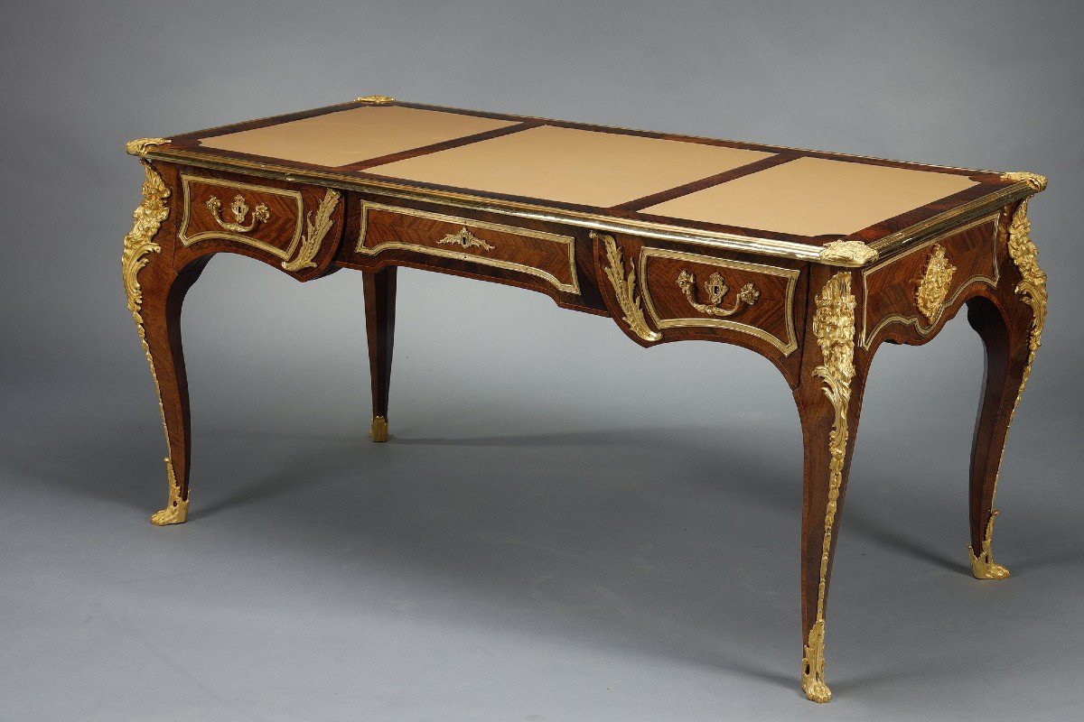 Bureau Plat De Style Louis XV En Marqueterie Et Riche Monture En Bronze Doré-photo-2