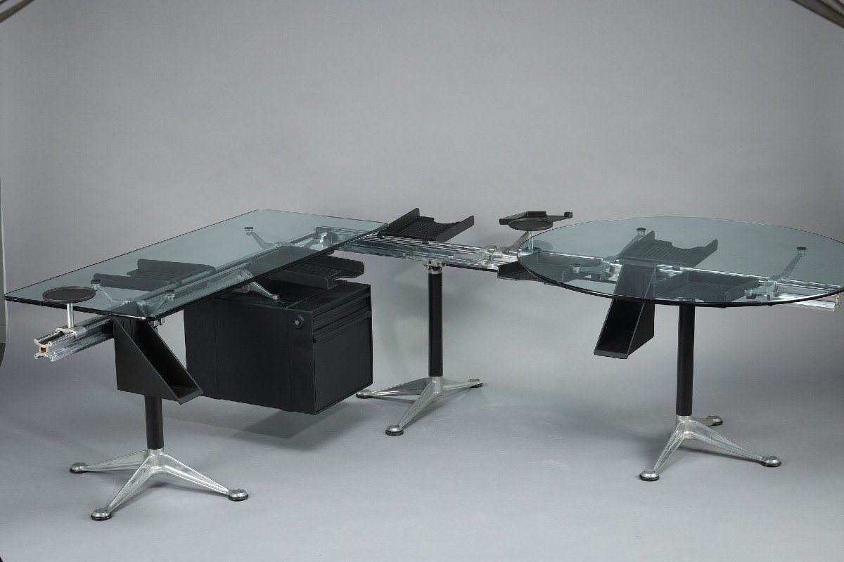 Important Desk By Bruce Burdick (1933-2021) For Herman Miller Publisher