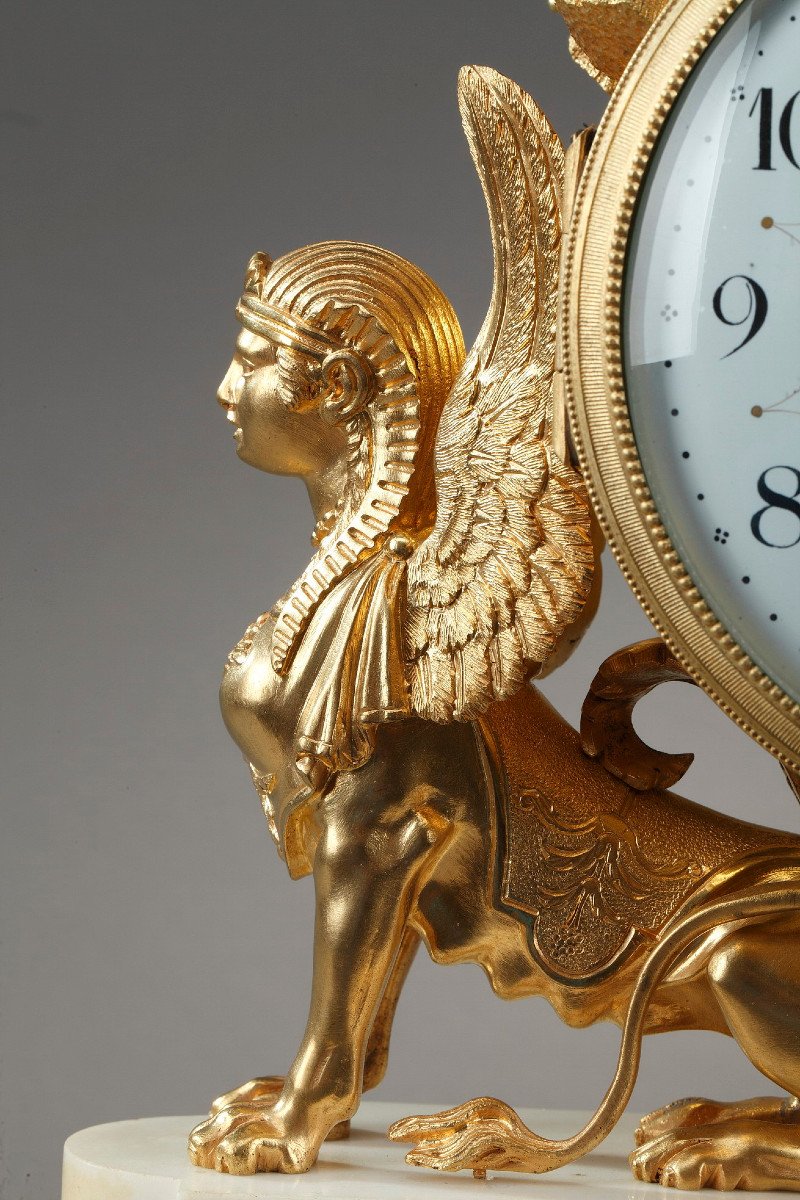 Pendule En Bronze Doré Et Marbre Blanc De Style Louis XVI-photo-7