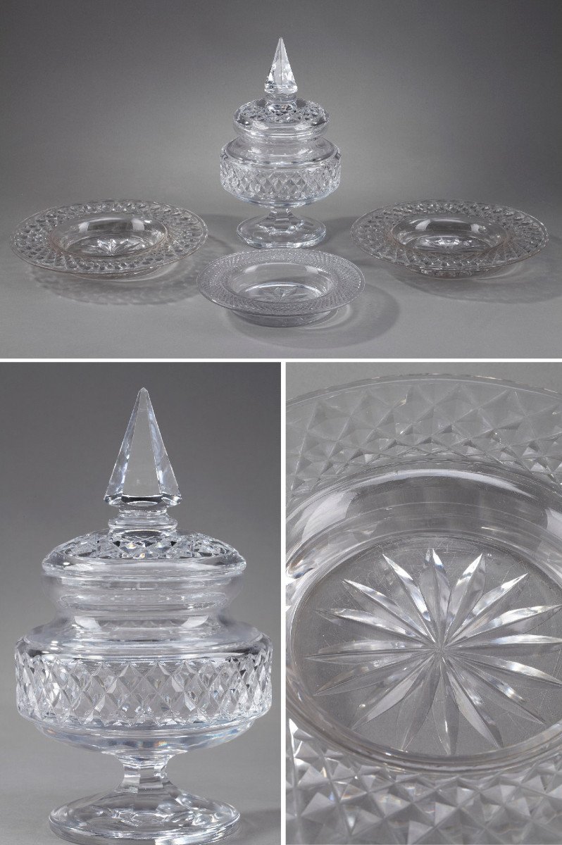 Ensemble De Trois Assiettes Et Une Bonbonnière En Verre