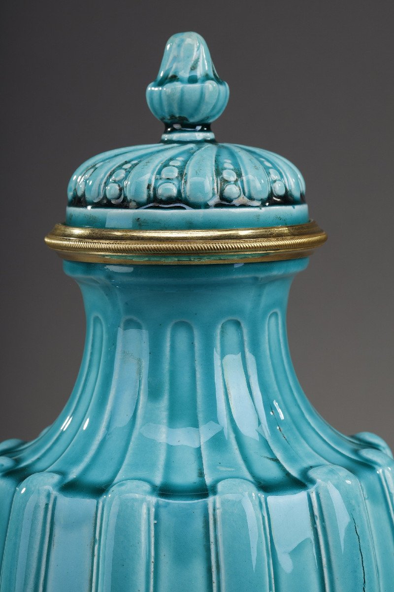 Paire De Vases Couverts De Style Louis XVI En Céramique  -photo-4