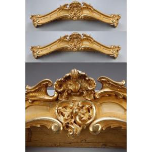 Importante Paire De Cantonnières De Fenêtre En Bois Sculpté Et Doré