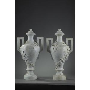 Pair Of White Marble Vases With Ivy Decor, 19th Century