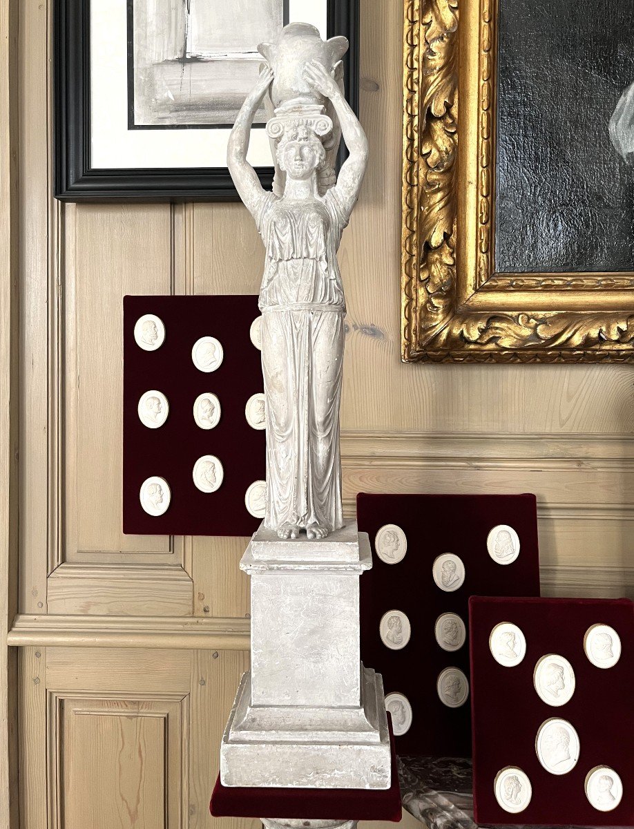 Statue En Plâtre d'Une Victoire Ailée Dans Le Goût De Joseph Chinard (1756-1813) 