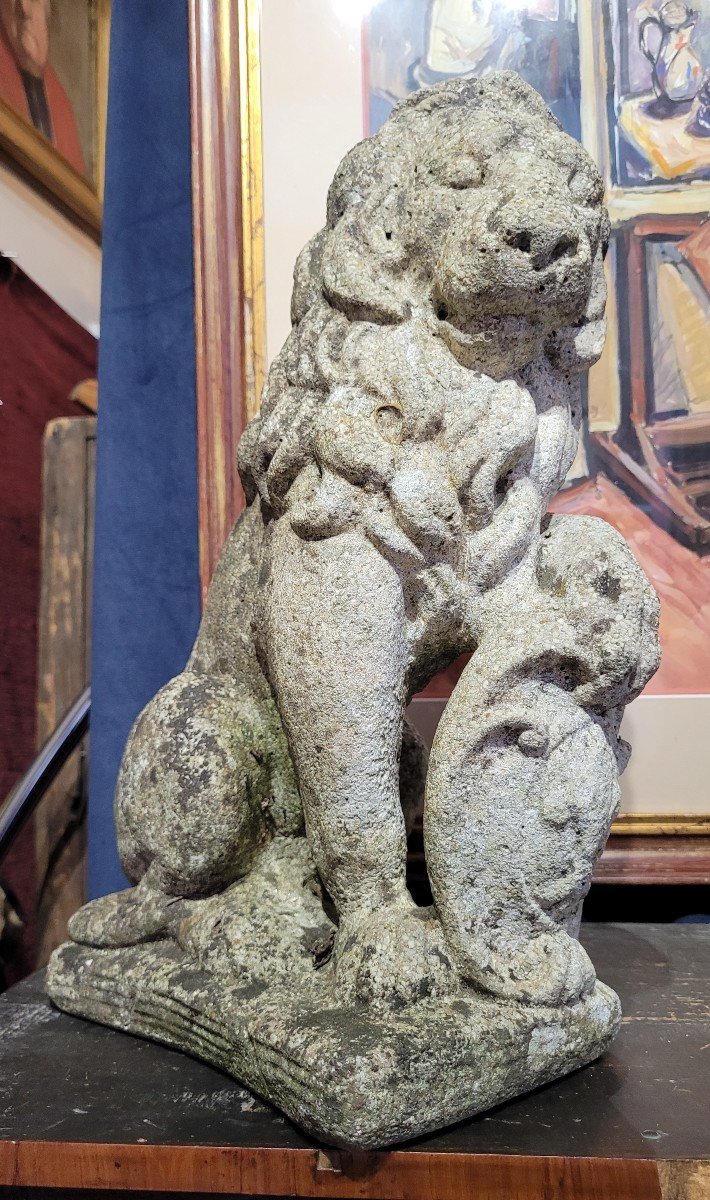 Lion In Reconstituted Stone With Garden Patina